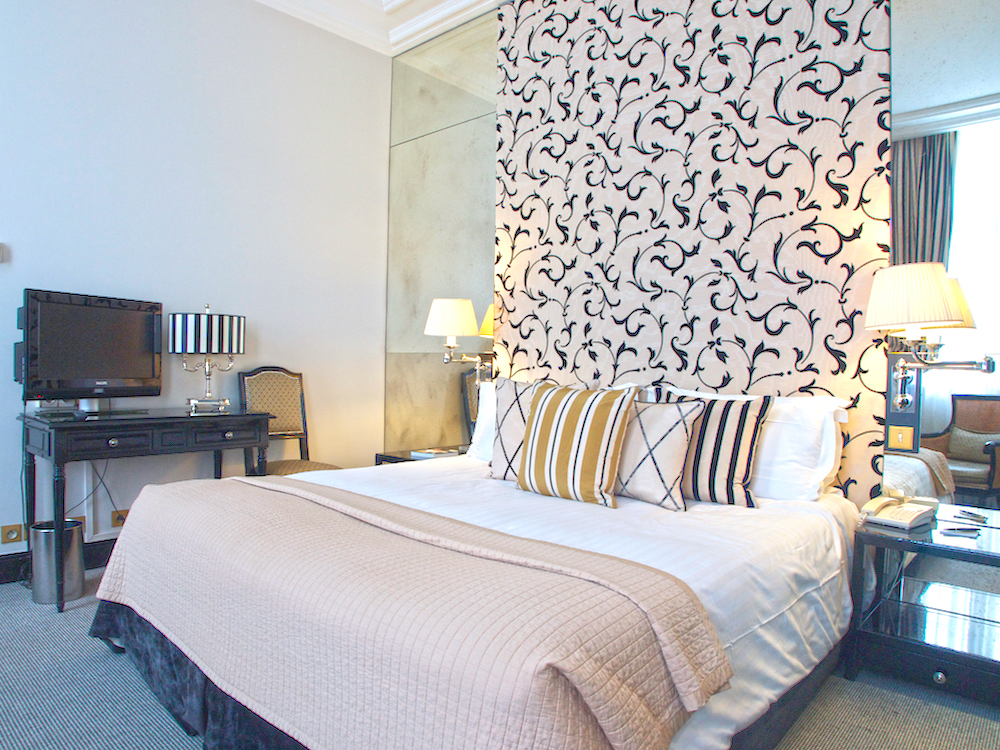 bedroom suite, Paris accommodation