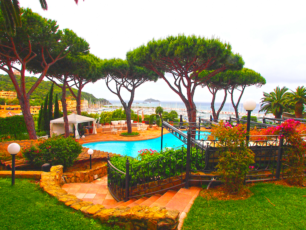 Relais & Chateau hotel Italy, luxury room in Tuscany