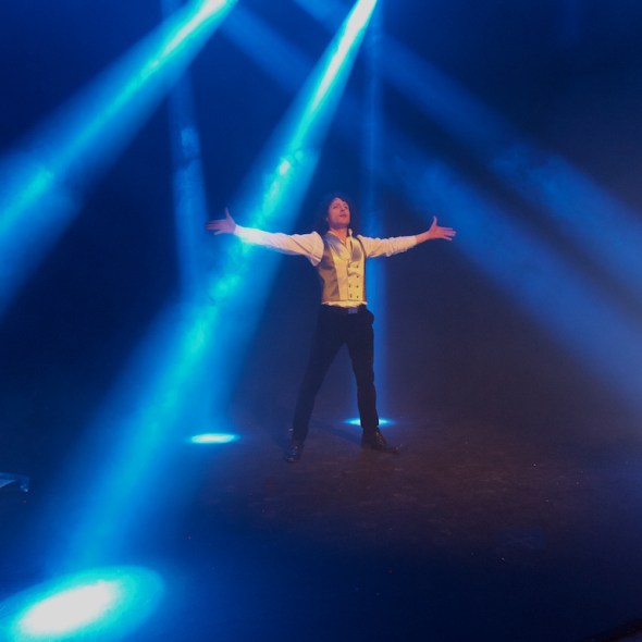 Ed Masters magician, illusion shows Ireland