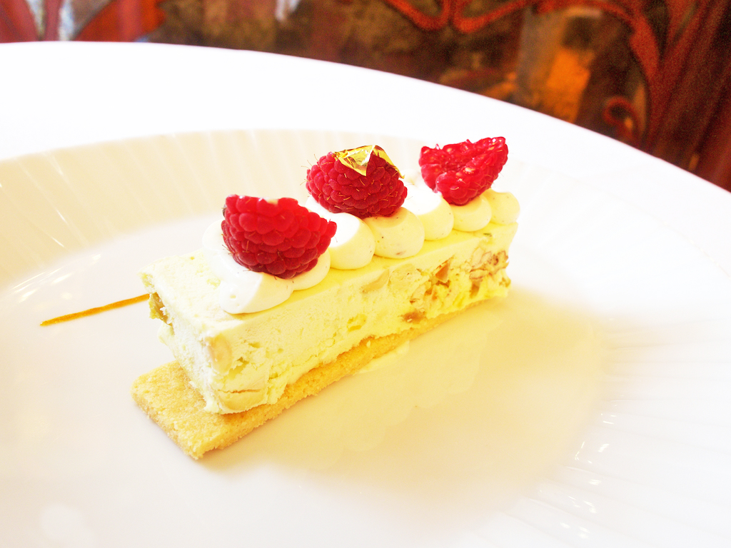 fine dining restaurants in Nice, restaurant at Le Negrescu