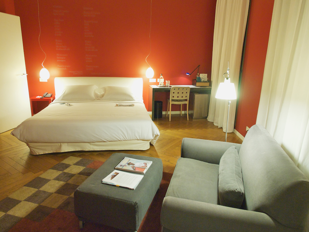 luxury hotels madrid, las letras gran via madrid
