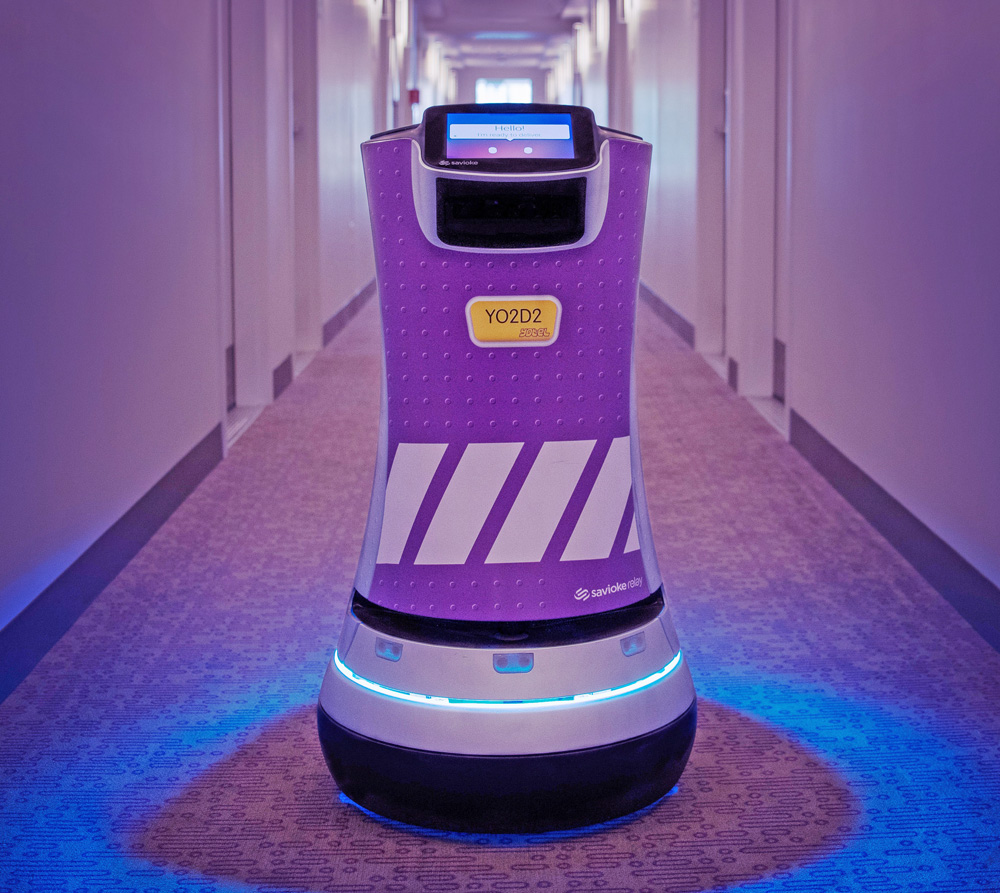 YOTEL Boston YO2D2, Savioke robots, airport hotels