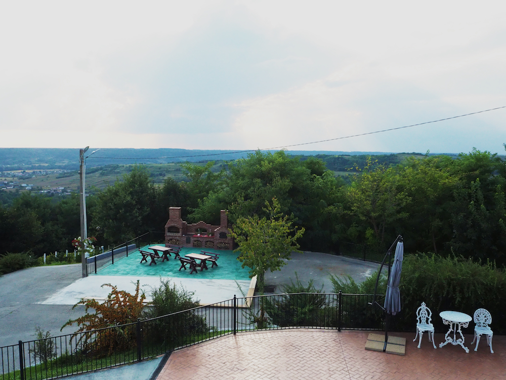 romanian tradition of wine making, romanian music and dance, harvesting wine in romania