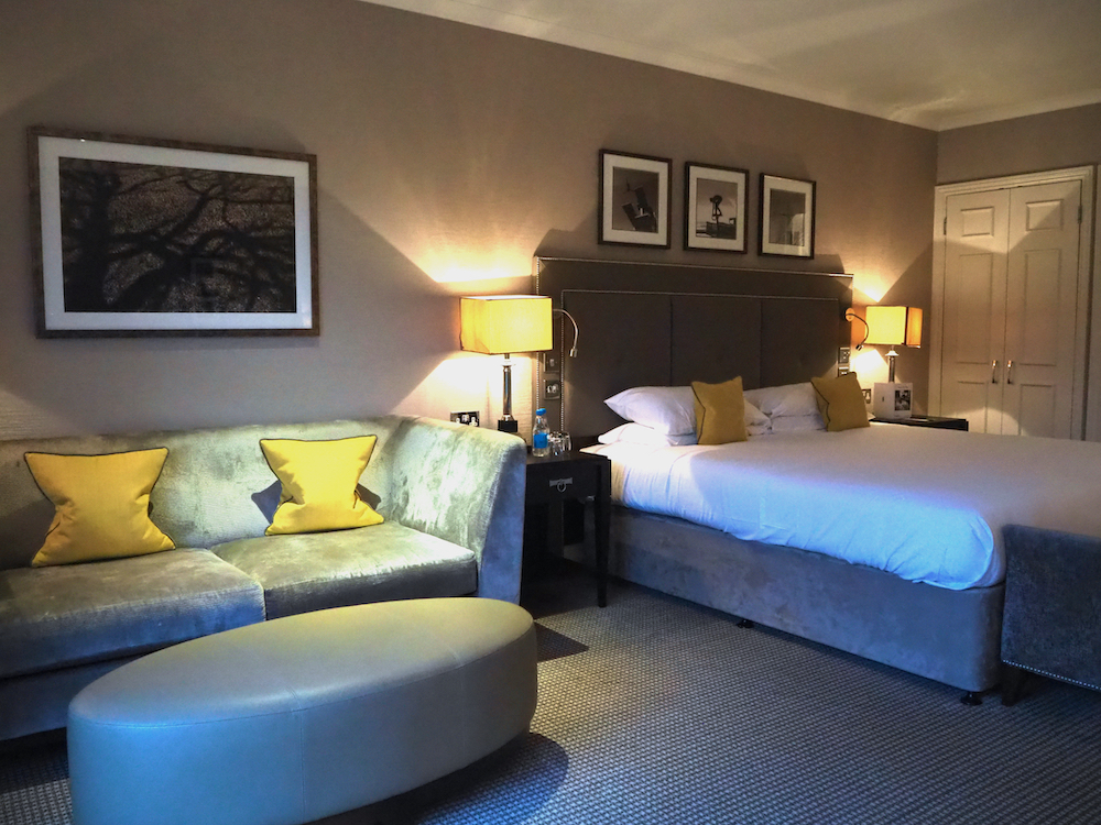 luxury resorts surrey, foxhills resort and club